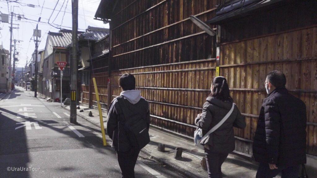 【１時間毎に開催】ガイド付き裏路地ミニツアー！烏丸五条界隈90分コース！